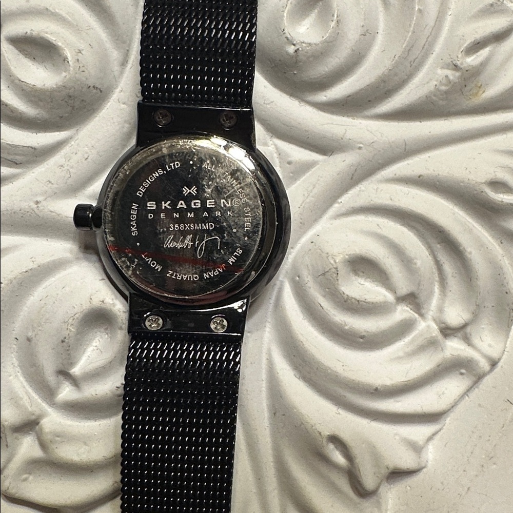Skagen Black Mesh Bracelet Watch with Dark Iridescent Dial - Picture 2 of 2